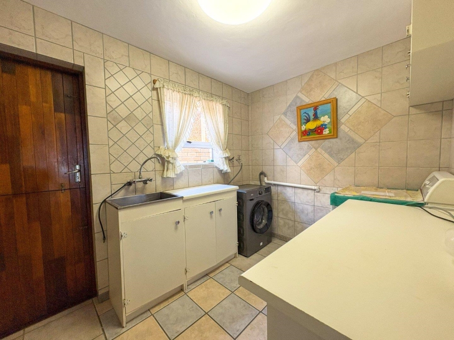 3 Bedroom Property for Sale in Stilbaai Western Cape